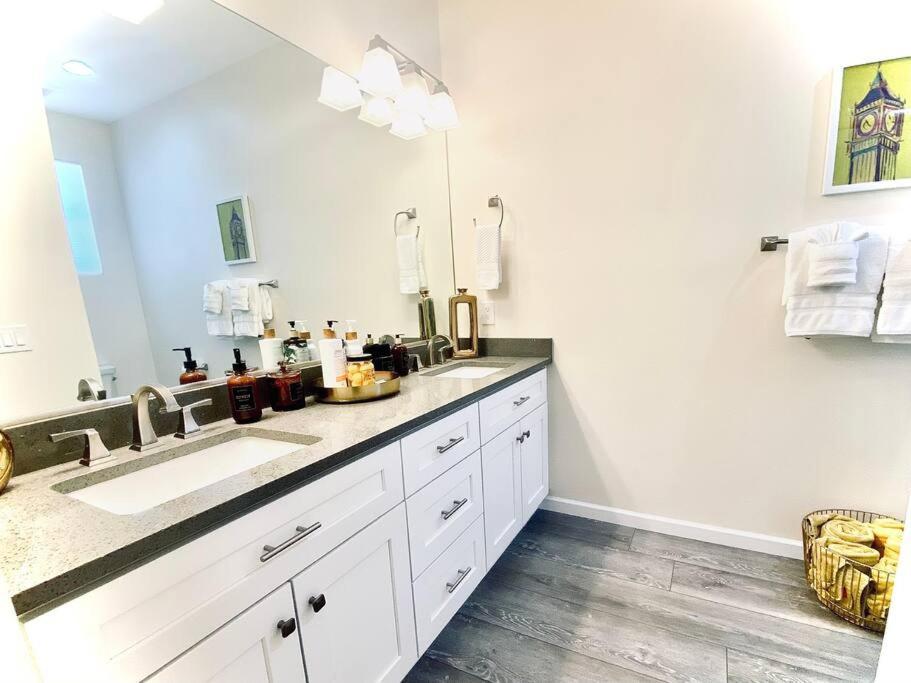 Modern 3 Bedroom Home Cottonwood Ngoại thất bức ảnh